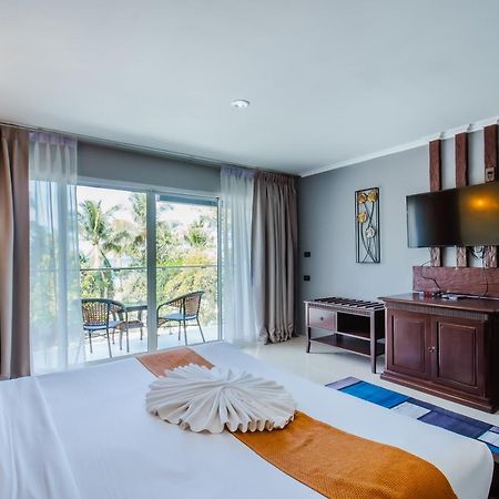 Time Out Hotel Patong 外观 照片