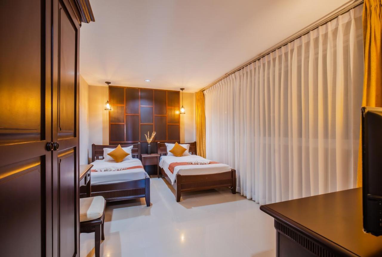 Time Out Hotel Patong 外观 照片