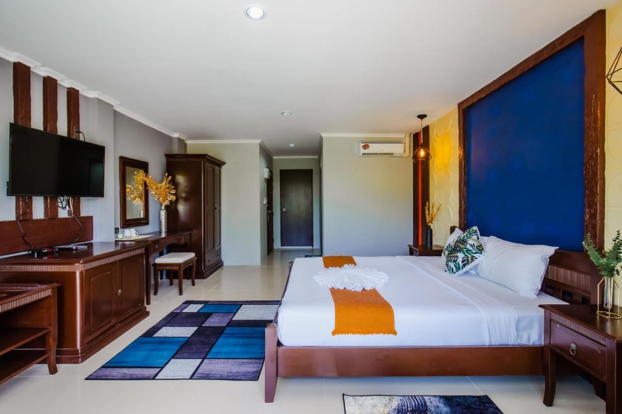 Time Out Hotel Patong 外观 照片