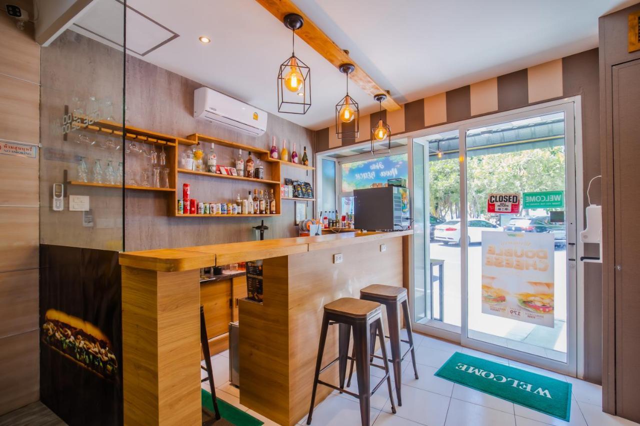 Time Out Hotel Patong 外观 照片