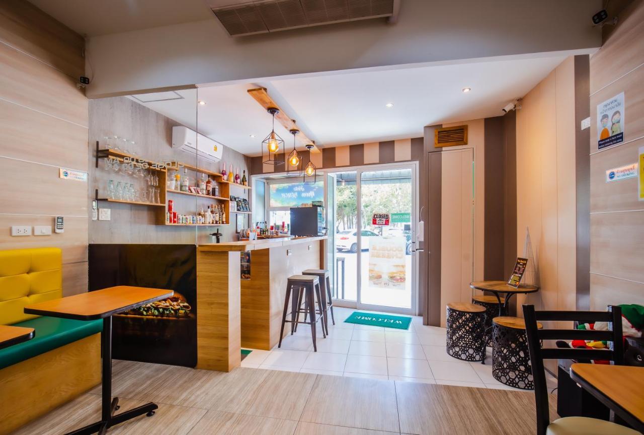Time Out Hotel Patong 外观 照片