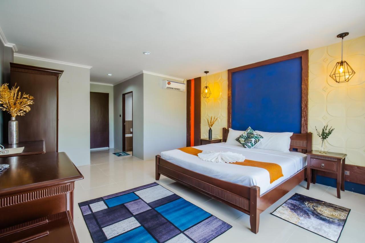 Time Out Hotel Patong 外观 照片
