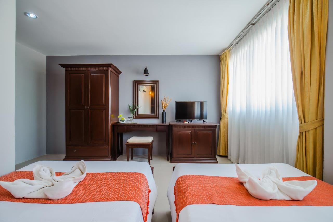Time Out Hotel Patong 外观 照片