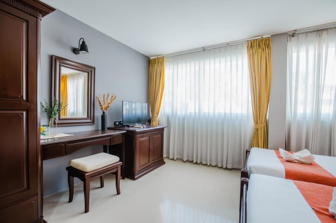 Time Out Hotel Patong 外观 照片
