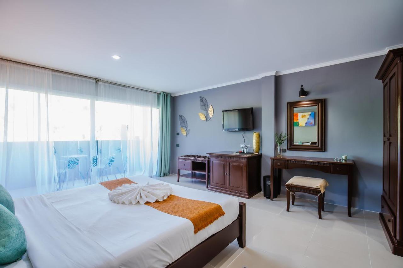 Time Out Hotel Patong 外观 照片